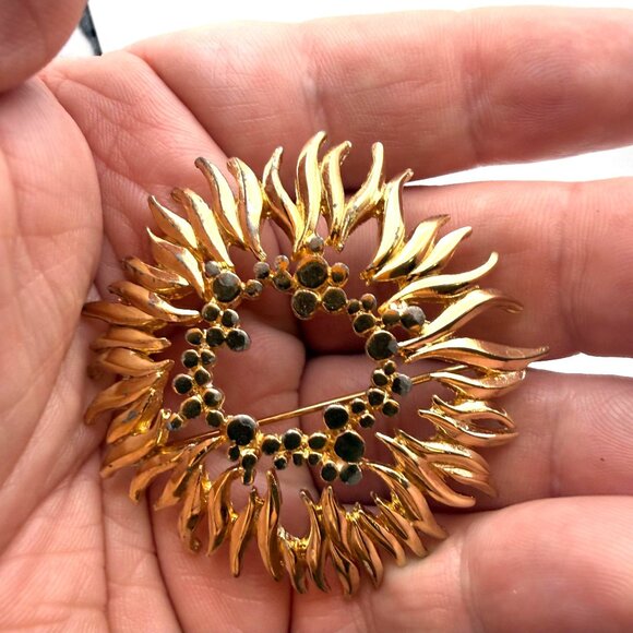 Vintage Sarah Coventry Gold Tone Sunburst Circle Brooch Pin - Picture 8 of 9